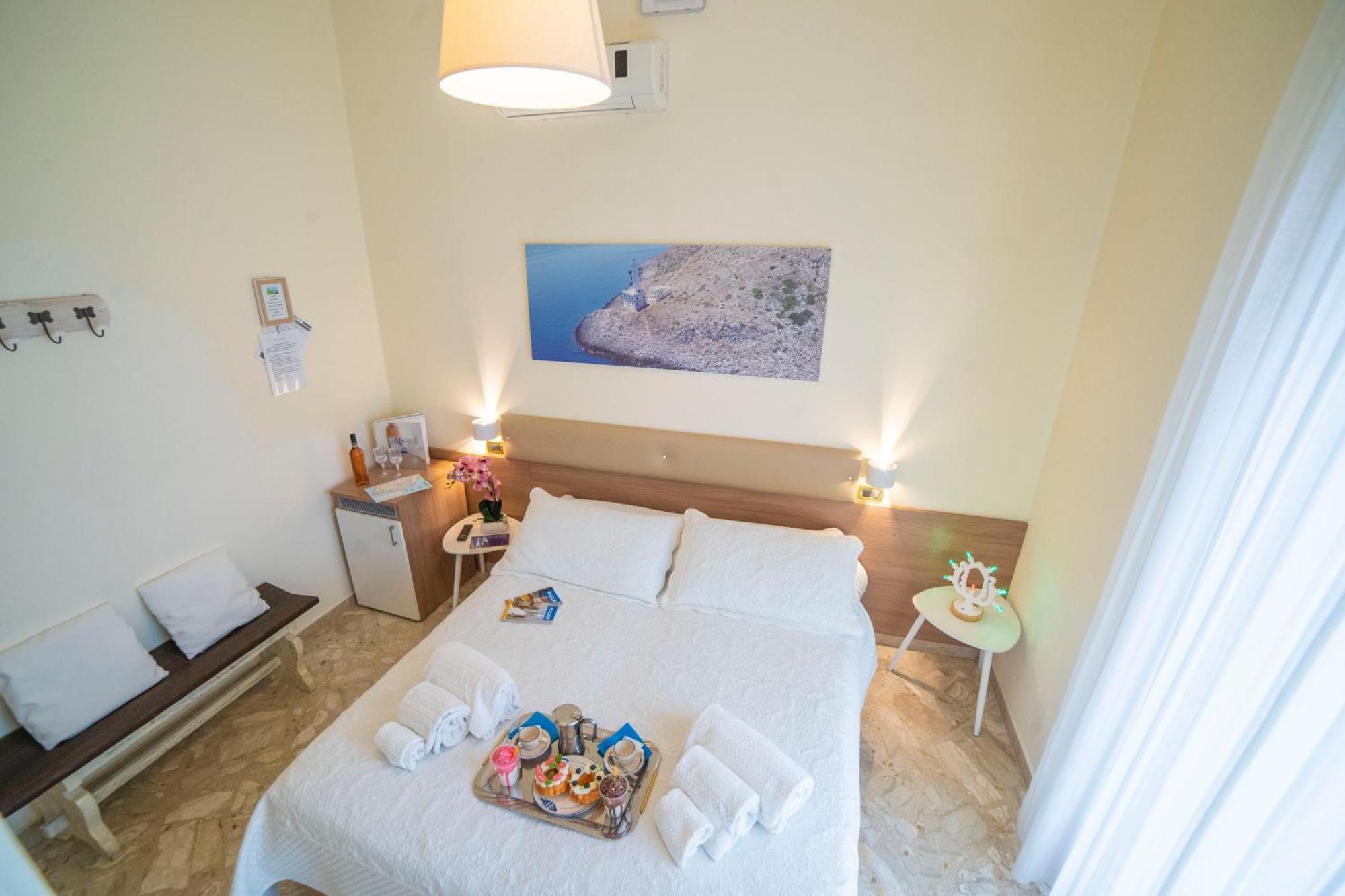 B&B A Due Passi Otranto Buitenkant foto